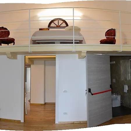 Palazzo Grandori Alloggi Turistici Appartamento *